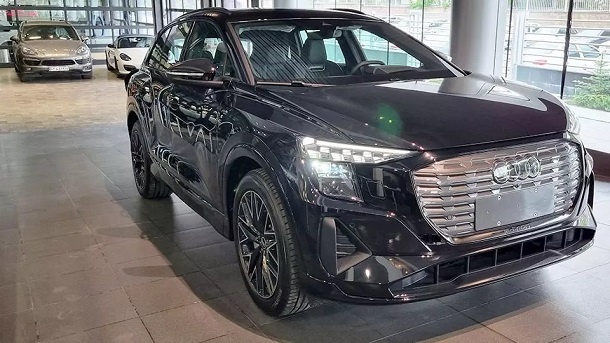 افزایش قیمت خودروهای وارداتی، قانونی نیست