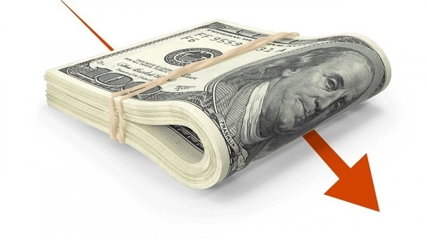 کاهش 25 هزار تومانی دلار در یک ماه