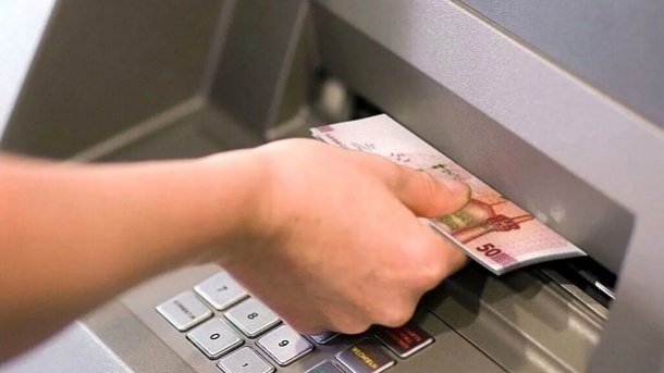 دریافت وجه نقد از بانک و خرید با کارت، پولی شد