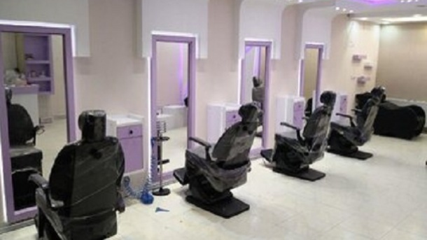مسمومیت ۱۳ زن در یک سالن آرایشی/ علت چه بود؟