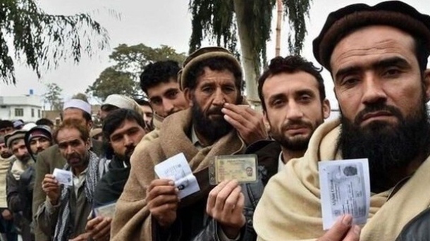 چند افغانستانی در ایران زندگی می‌کنند؟