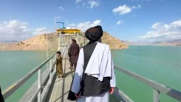 افغانستان با سیمان ایرانی آب را روی ایران سد کرده است!