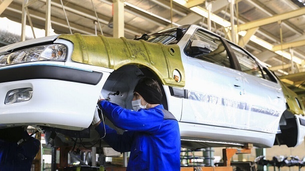 وزارت صمت قیمتها را به خودروسازان اعلام میکند