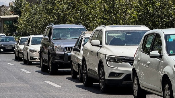 شلوغ شدن صف پمپ‌ بنزین‌ ها