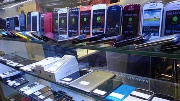 چرا گوشی های موبایل یک دفعه گران شد؟