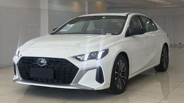 پیش‌بینی کاهش قیمت با واردات خودرو