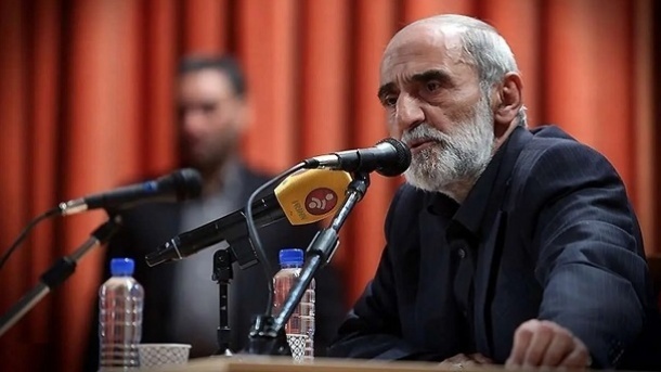 حسین شریعتمداری: موافقان مذاکره هم خائن‌ هستند هم احمق