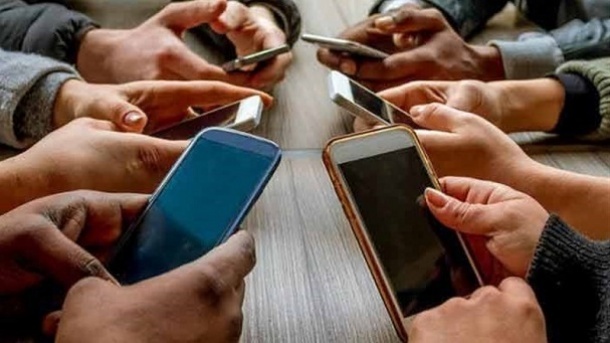 کاهش سنگین واردات گوشی موبایل به ایران