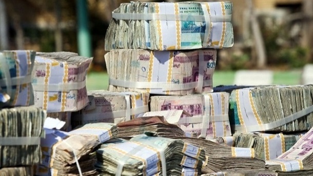 چه مقدار اسکناس در اختیار مردم قرار دارد؟