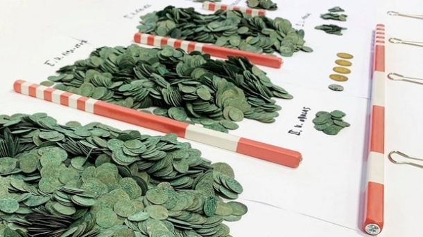 کشف 7000 سکه طلا در زمین کشاورزی