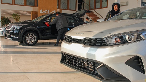 واردات خودرو به کشور متوقف شد