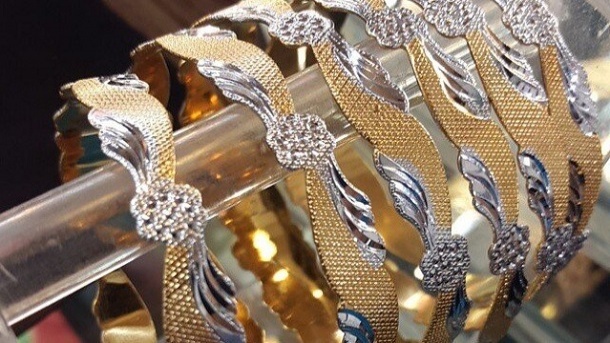 ادعای فروش طلا بدون مالیات و کارمزد دروغ است