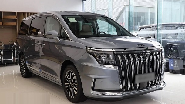 خودرو 7 نفره کرمان موتور به بازار میآید