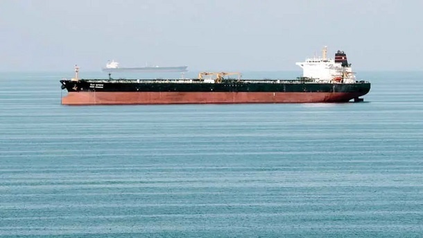 هیچ نفتی که نتوانیم بفروشیم روی آب نداریم