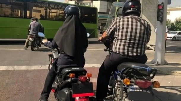 چالش بیمه برای بانوان فاقد گواهینامه موتورسیکلت