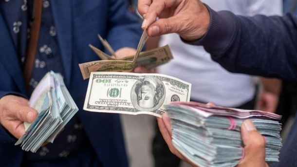 قیمت دلار 100 هزار تومان شد