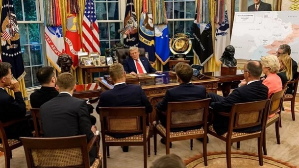 صحنه‌آرایی دونالد ترامپ