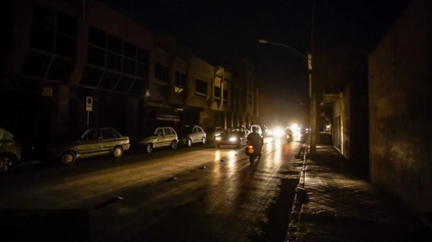 گلایه مردم از افزایش ساعات و دفعات قطع برق