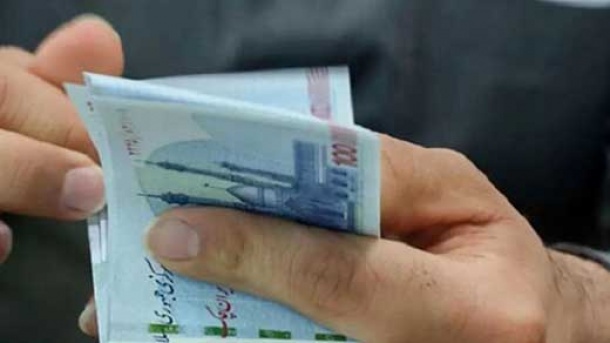 چقدر پول دست مردم است؟