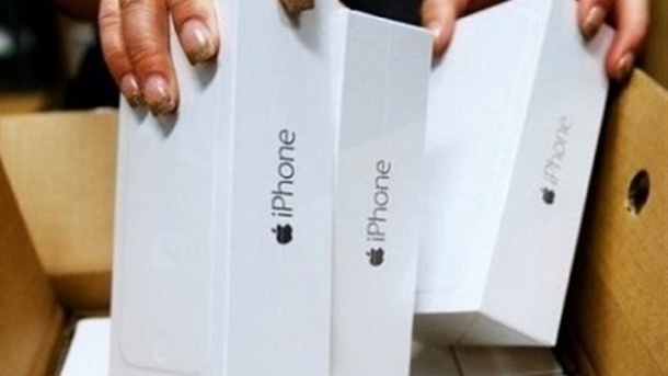 کشف یک فساد بزرگ در واردات تلفن همراه