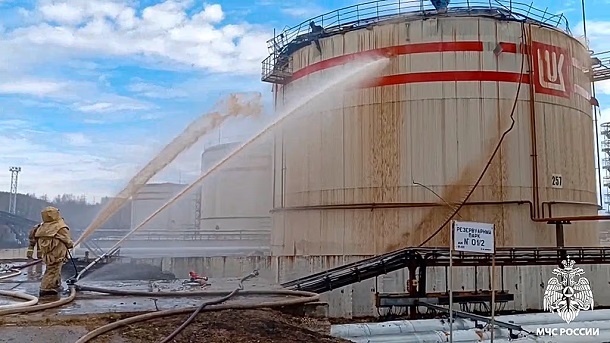 حمله به یکی از بزرگترین پالایشگاههای نفتی روسیه