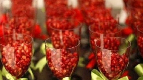 درآمد سنگین انارفروش بازار تهران