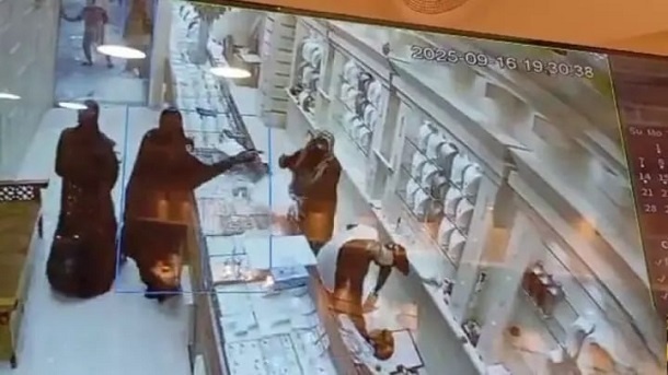 دستگیری سارقان طلافروشی دَرگهانِ قشم و بازگشت ۸ کیلو طلا به مالباخته