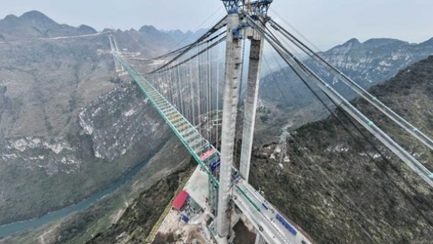 افتتاح بلندترین پل دنیا در کشور چین 