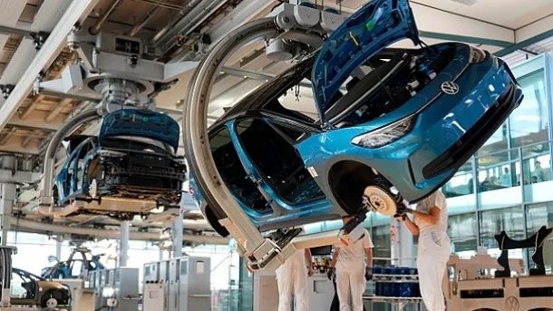 صنعت خودروسازی اروپا «در معرض خطر نابودی»