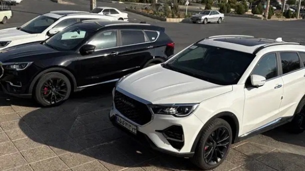 قیمت دلار تأثیر چندانی بر قیمت خودرو نداشت