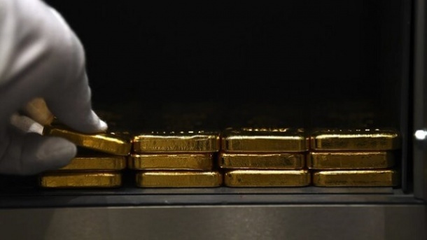 بهای طلا امروز جمعه در بازارهای جهانی