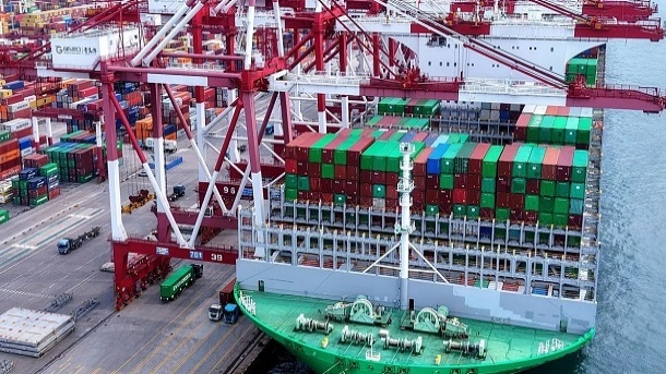 سایه جنگ تجاری آمریکا و چین بر سر جهان