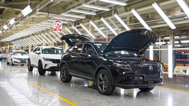 ركود در صنعت خودرو در سايه كمبود ارز و نقدينگی