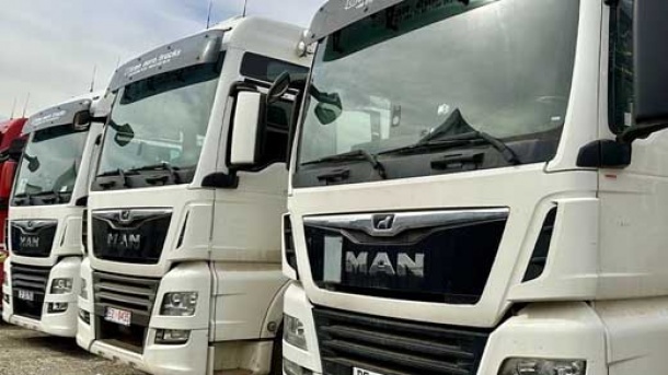 مجوز ورود کامیون‌های بلاتکلیف به کشور صادر شد