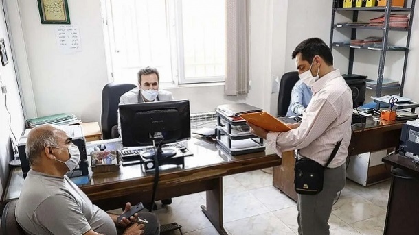 خداحافظ با کارمندی