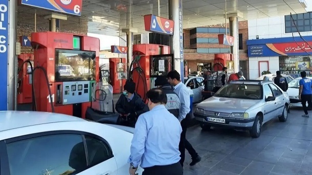 مصرف بنزین روی خط هشدار
