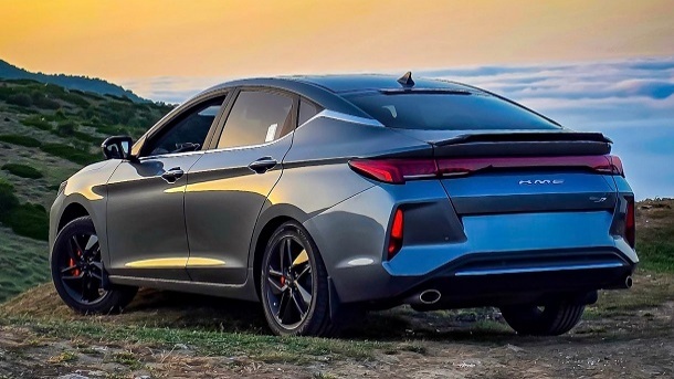 پیشتازی KMC J7 در بین سدانهای کشور