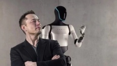 ماسک، روی ربات‌ شبیه انسان حساب ویژه‌ای باز کرده است