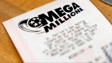 مالیات جایزه 1 میلیاردی دلاری چقدر است؟