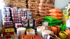 تداوم گرانی کالاهای اساسی با وجود تخصیص ارز ترجیحی