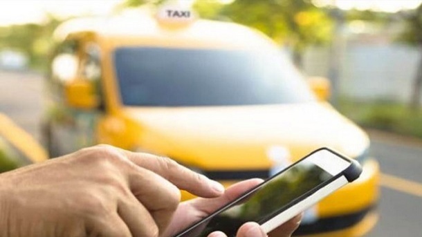 عوارض شهری از تاکسی‌های اینترنتی غیرقانونی اعلام شد