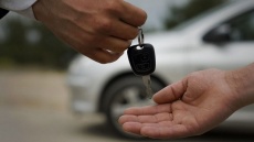 پرداخت مالیات نقل و انتقال خودرو به عهده کیست؟