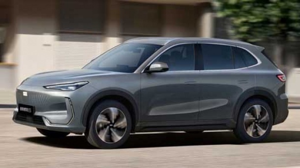 این خودرو درجا دور می زند