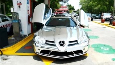 معاون وزیر صمت: خارج‌نشین‌ها بازار خودرو را تنظیم می‌کنند