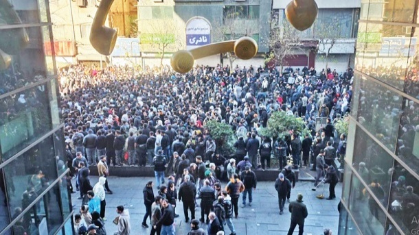 مروری بر اعتراضات روز گذشته كسبه تهران