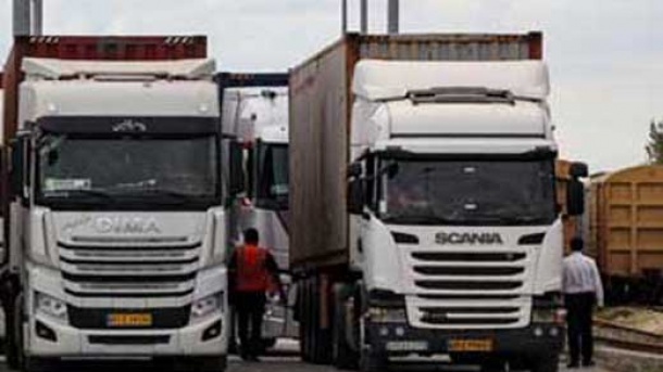 توزیع انواع روغن و لاستیک دولتی برای کامیونداران