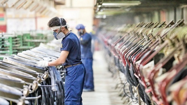 رشد دستمزدها باید متناسب با نرخ تورم باشد