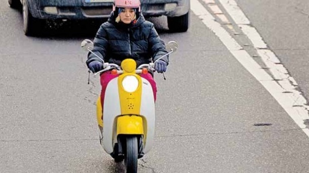 چراغ سبز به موتورسواری بانوان