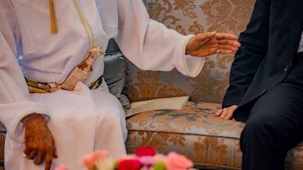 گمانه‌زنی‌ها در مورد تبادل یک نامه در دیدار لاریجانی با وزیر خارجه عمان