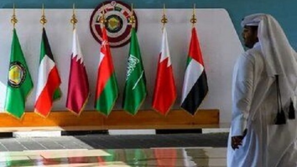 انتقاد شدید روزنامه اطلاعات از اعراب خلیج فارس